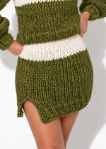 The Rainbow Skirt Kit x @paula.on.knits - Yummy Yarn Version